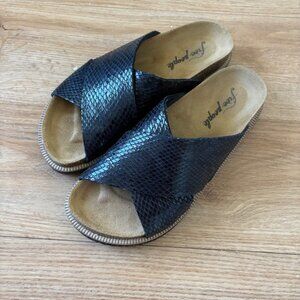 Free People Sidelines Footbed Sandals Snakeskin Embossed Black Women’s Sz 38